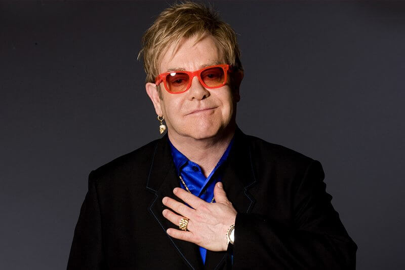 Paura per Elton John: ha rischiato di morire - elton john - Gay.it