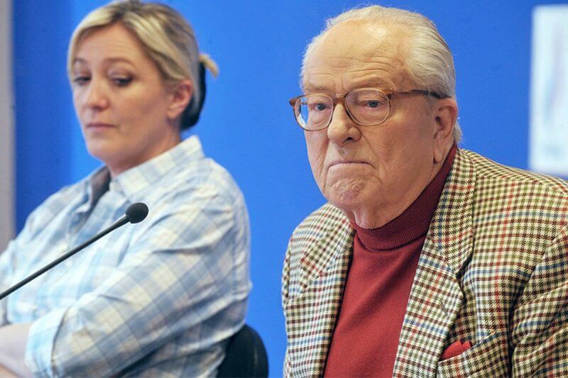 Le Pen padre contro la cerimonia per il poliziotto ucciso a Parigi: “Sono scioccato, è stata un’esaltazione delle nozze gay”