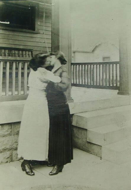 L'amore proibito tra donne in età vittoriana: le meravigliose foto dell'epoca