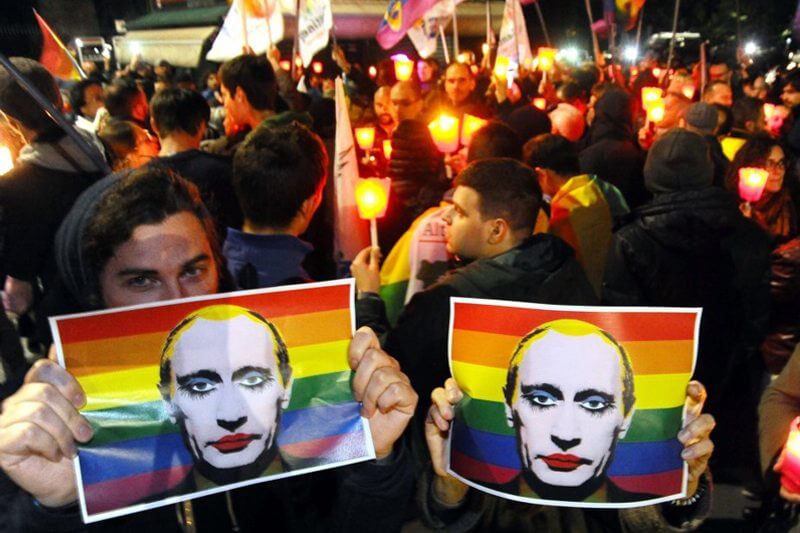 Iera sera a Milano la fiaccolata contro le persecuzioni omofobe in Russia e Cecenia - milano 2 - Gay.it