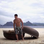Pietro Boselli, il prof più bello del mondo, accusato di razzismo nel nuovo video - Thumbnail