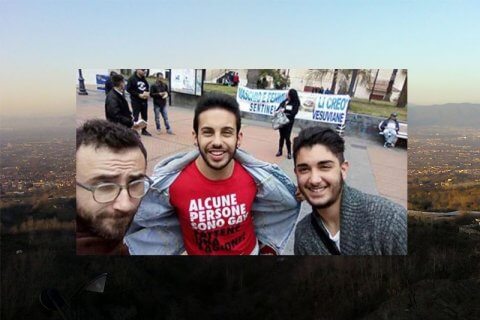 Volontario Arcigay di Napoli aggredito da una Sentinella in piedi - somma - Gay.it