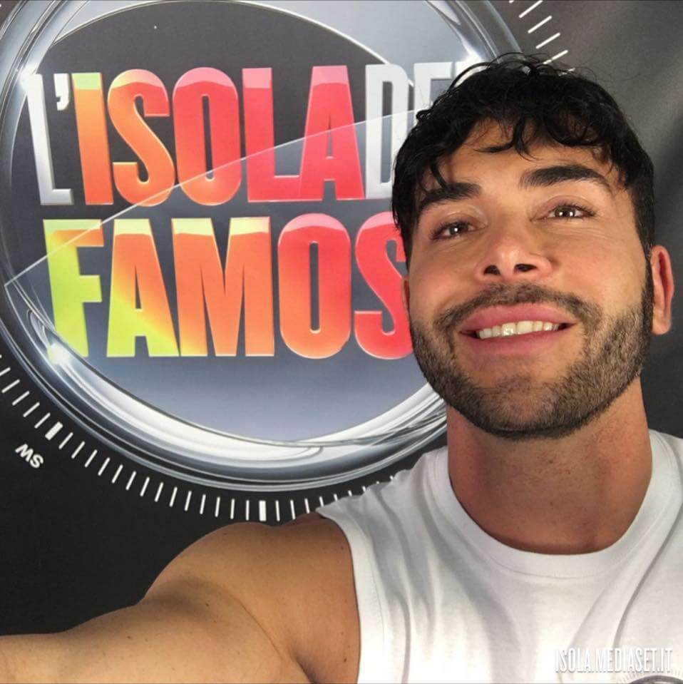 Giacomo Urtis: "L'Isola, il sesso, la paternità e l'allungamento del pene" - 16602855 1790504087939892 7451358618122833040 n - Gay.it