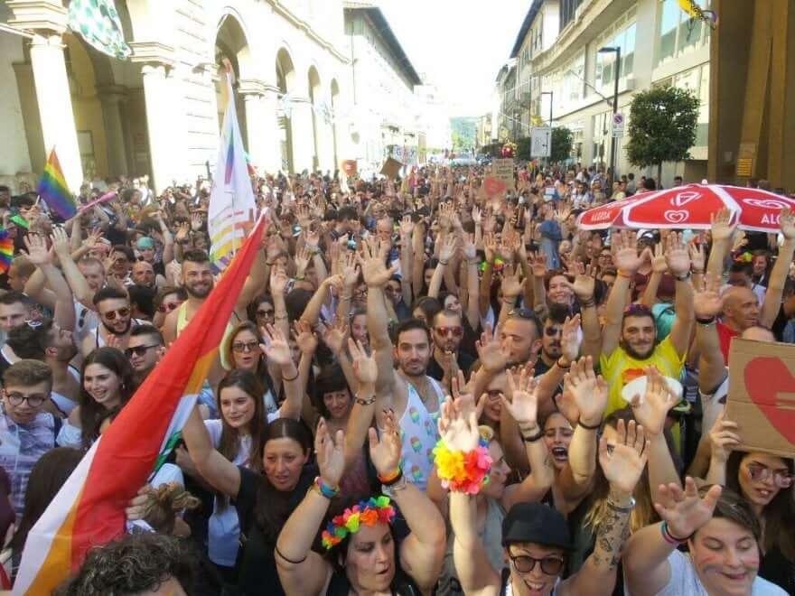 Toscana Pride: 10.000 persone ad Arezzo per il primo corteo del 2017 - 171820191 f5a33236 ff01 407b abc1 02069dae1bb4 - Gay.it