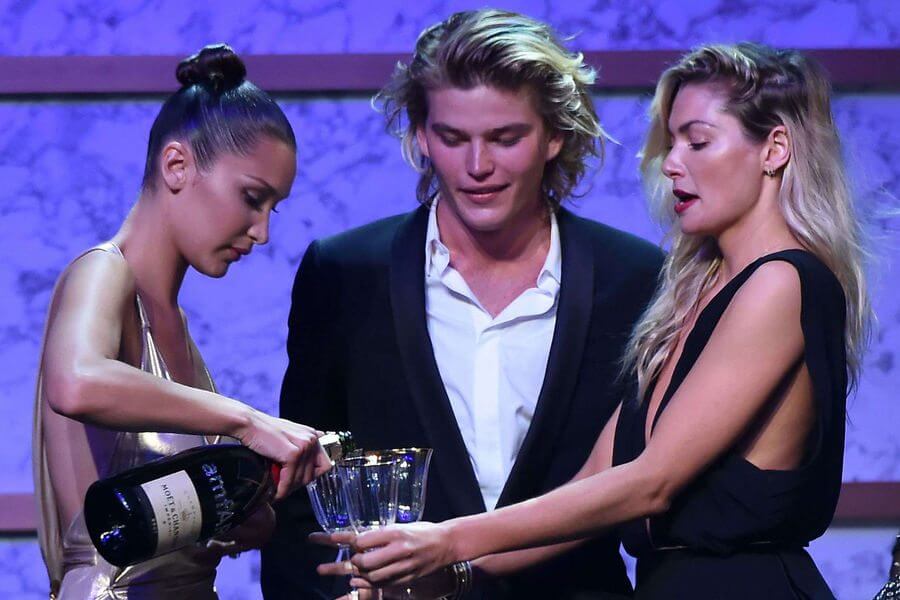 Jeremy Meeks, il detenuto più sexy del mondo appare al gala dell'AmFar di Cannes - AmFar2 - Gay.it