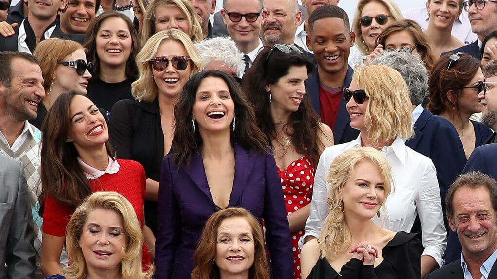 Cannes: nella foto più bella tutti i vincitori con Almodovar al centro - Palme dOro 70 2 - Gay.it