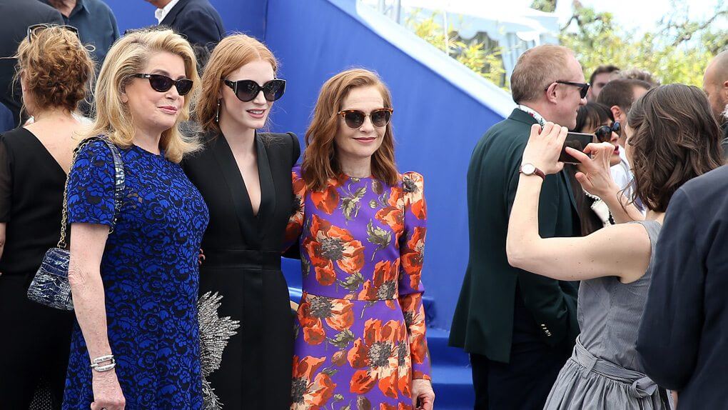 Cannes: nella foto più bella tutti i vincitori con Almodovar al centro - Palme dOro 70 3 - Gay.it
