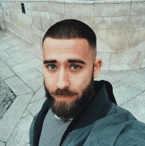 Il maestro di yoga più sexy che abbiate mai visto: viaggio nell'Instagram di Patrick Beach