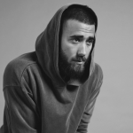 Il maestro di yoga più sexy che abbiate mai visto: viaggio nell'Instagram di Patrick Beach - Thumbnail