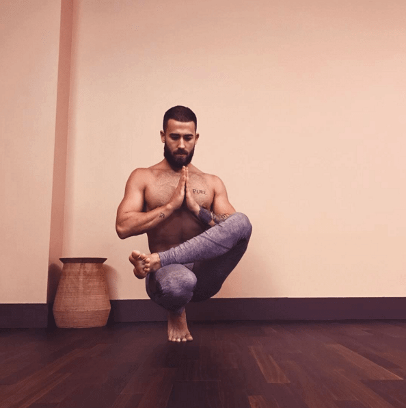 Il maestro di yoga più sexy che abbiate mai visto: viaggio nell'Instagram di Patrick Beach