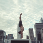 Il maestro di yoga più sexy che abbiate mai visto: viaggio nell'Instagram di Patrick Beach - Thumbnail