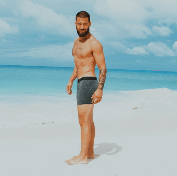 Il maestro di yoga più sexy che abbiate mai visto: viaggio nell'Instagram di Patrick Beach
