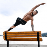 Il maestro di yoga più sexy che abbiate mai visto: viaggio nell'Instagram di Patrick Beach - Thumbnail