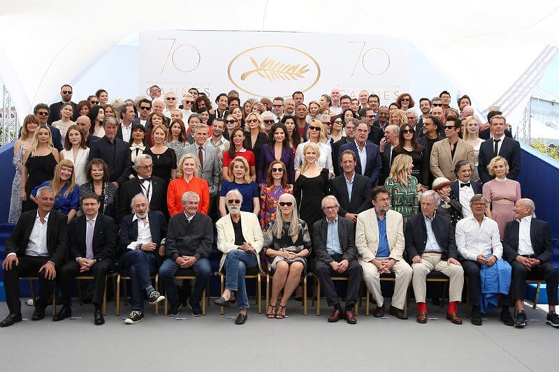 Cannes: nella foto più bella tutti i vincitori con Almodovar al centro