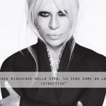 Donatella Versace: 62 anni tra glamour, eccessi, femminismo e amicizie pop - Thumbnail