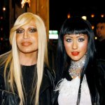 Donatella Versace: 62 anni tra glamour, eccessi, femminismo e amicizie pop - Thumbnail