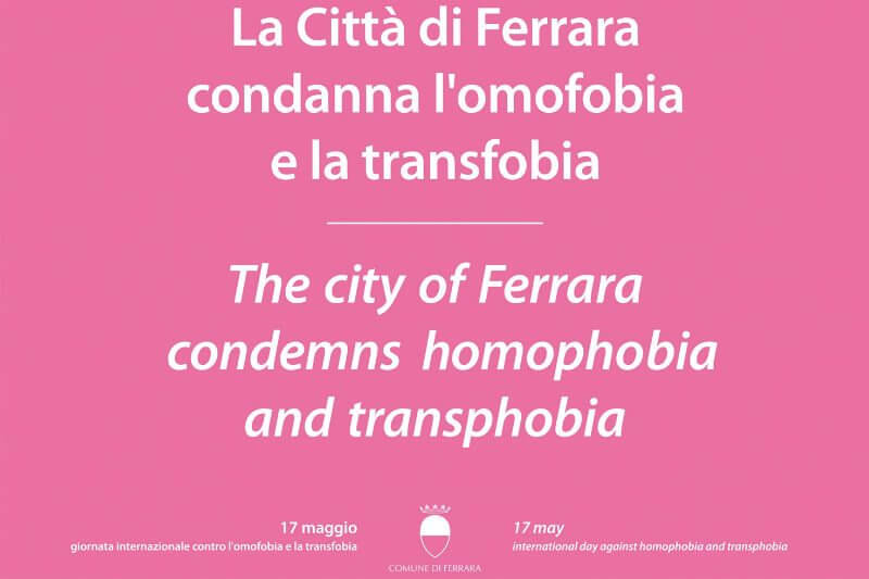 Giornata Internazionale contro l'Omofobia, Ferrara ci mette la faccia: volti di studenti e docenti sui palazzi universitari - ferrara giornata internazionale omofobia 2 - Gay.it