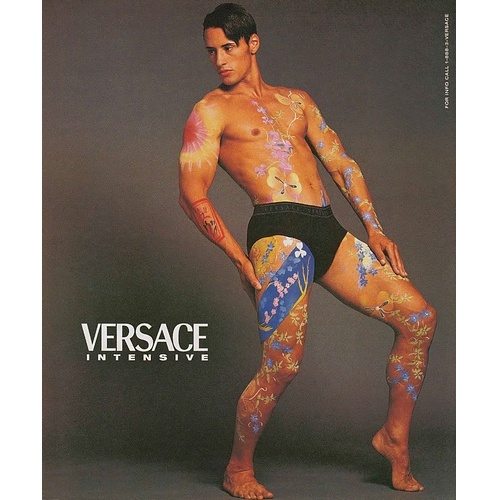 Hot Fashion, le campagne più sexy di Versace