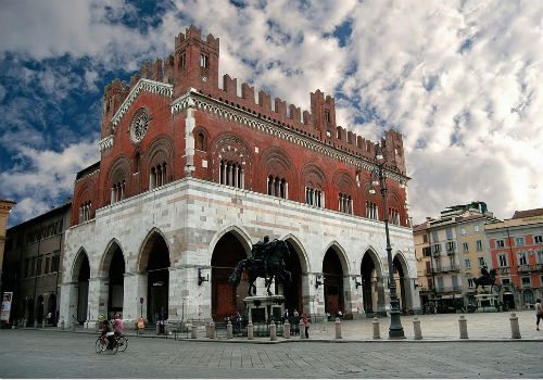 A Piacenza un incontro a settimana su tematiche e notizie LGBT dal mondo - il grande colibr%C3%AC piacenza - Gay.it