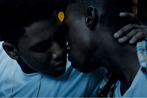 Il bacio gay in Moonlight vince come Best Kiss agli MTV Movie Awards - moonlight - Gay.it