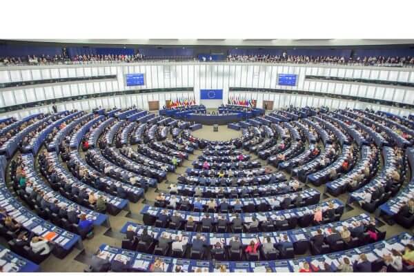 Cecenia: il Parlamento Europeo approva risoluzione contro le persecuzioni gay - parlamento europeo strasburgo 2 - Gay.it