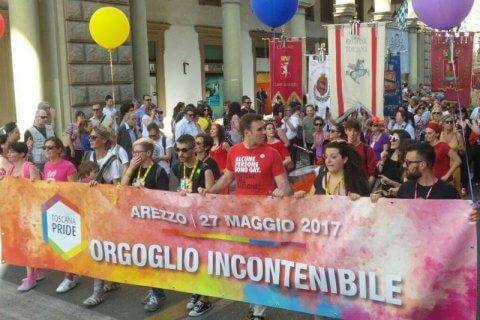 Toscana Pride: 10.000 persone ad Arezzo per il primo corteo del 2017 - pride - Gay.it