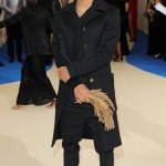 Jaden, il figlio di Will Smith, al Met Gala coi tacchi e i suoi vecchi capelli in mano - Thumbnail