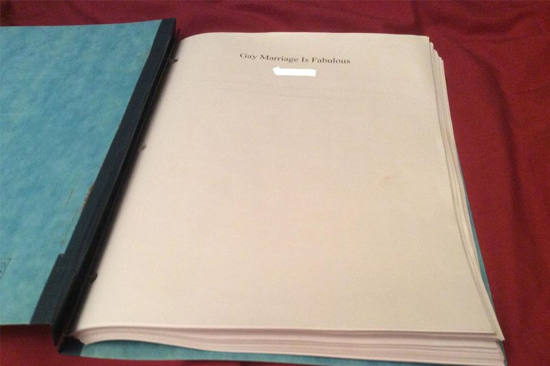 “I matrimoni gay sono favolosi”: lo studente risponde al professore cattolico con un tema di 127 pagine