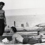 Tom of Finland, i suoi disegni di uomini muscolosi e peni enormi in mostra a Bologna - Thumbnail