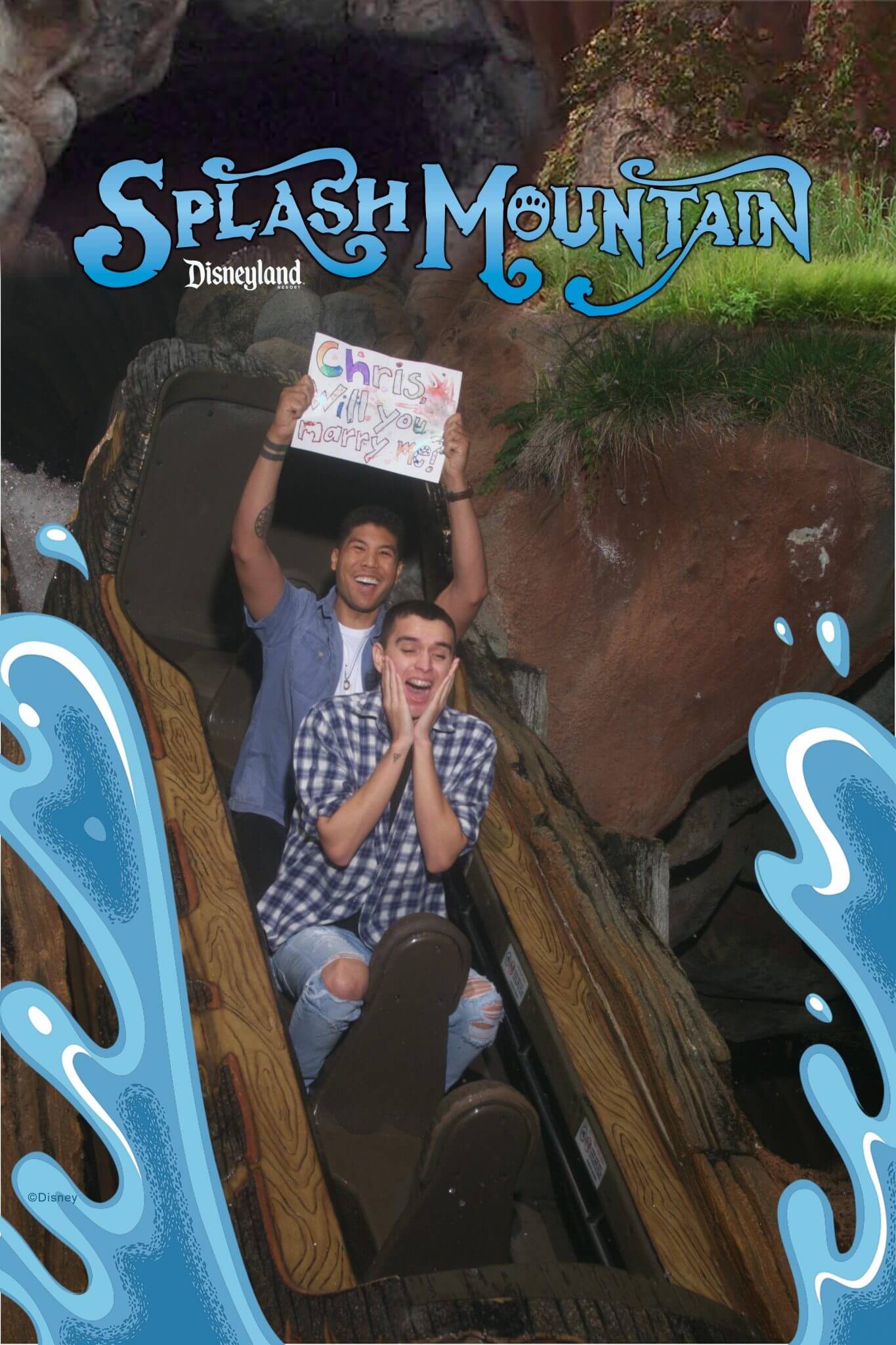 "Chris, mi vuoi sposare?": a Disneyland la proposta di matrimonio è sui tronchi acquatici - uy8qiyqkadzy - Gay.it
