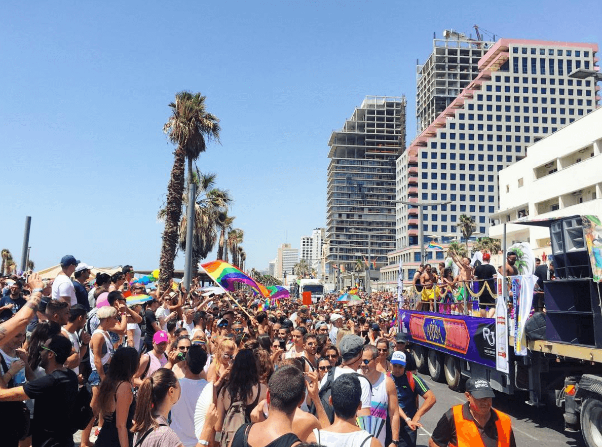 Tel Aviv Pride, in 200mila in piazza: bloccata la protesta per i diritti dei palestinesi - Schermata 2017 06 14 alle 12.40.45 - Gay.it