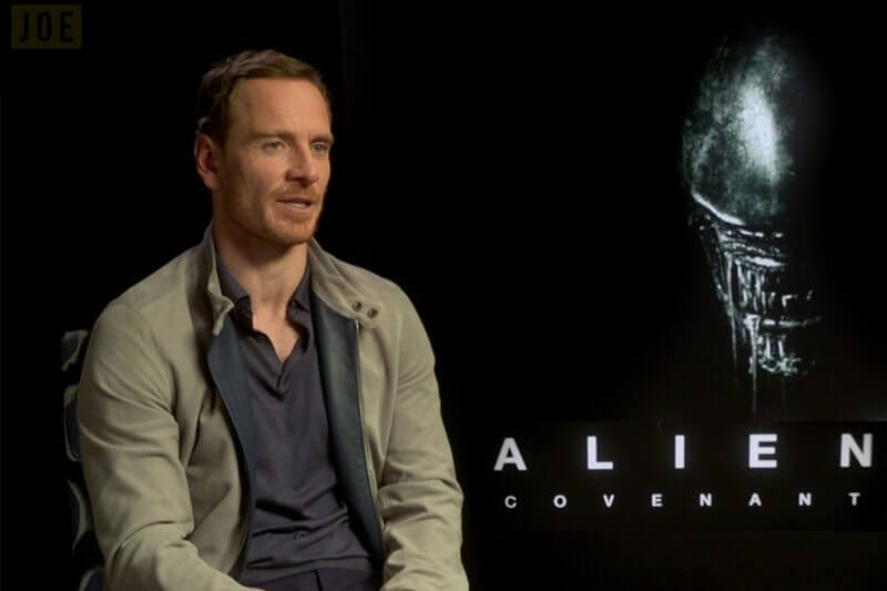 Alien, la Cina censura il bacio gay di Fassbender