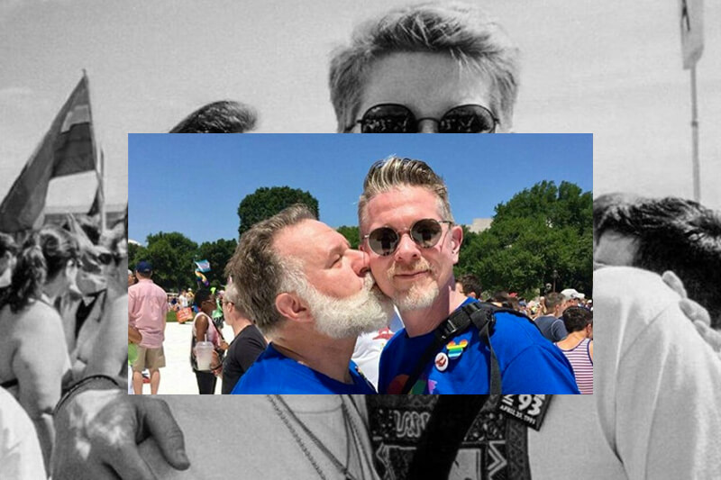 L'amore gay non dura? Questa coppia gay ha ricreato una foto del Pride del 1993 - amore - Gay.it