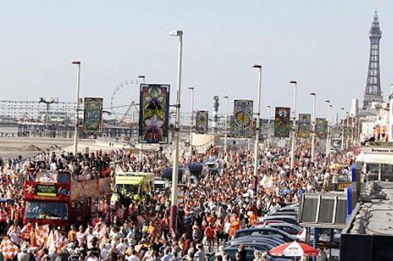 Il Pride dove le persone trans finiscono in un’area vietata ai minori: succede a Blackpool