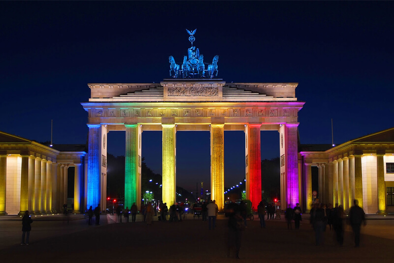 Germania, aggressione omofoba ai danni di tre ragazzi - uno è in pericolo di vita - germania - Gay.it