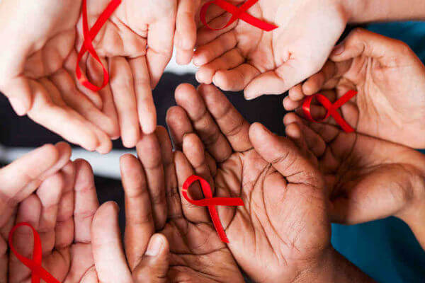 HIV, il 75% degli under 20 ha idee confuse: al via una campagna di sensibilizzazione - hiv aids 2 - Gay.it