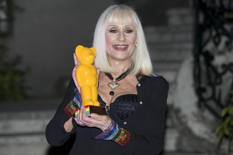 Plaza Raffaella Carrà, oggi a Madrid l'inaugurazione alla vigilia del Pride - VIDEO - medium 170627 175400 mi270617spe977 - Gay.it