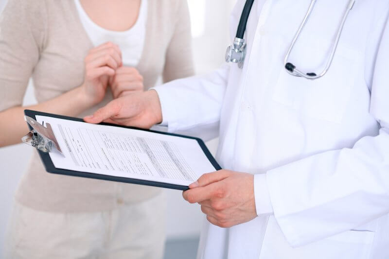 Udine, il medico alla paziente: “Per voi lesbiche c’è solo il bordello”