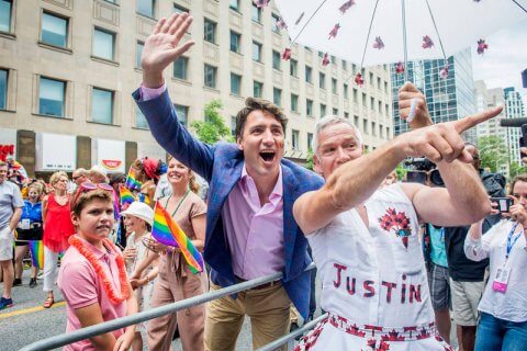 Canada, una banconota da un dollaro per i 50 anni della depenalizzazione dell'omosessualità - trudeau 2 - Gay.it