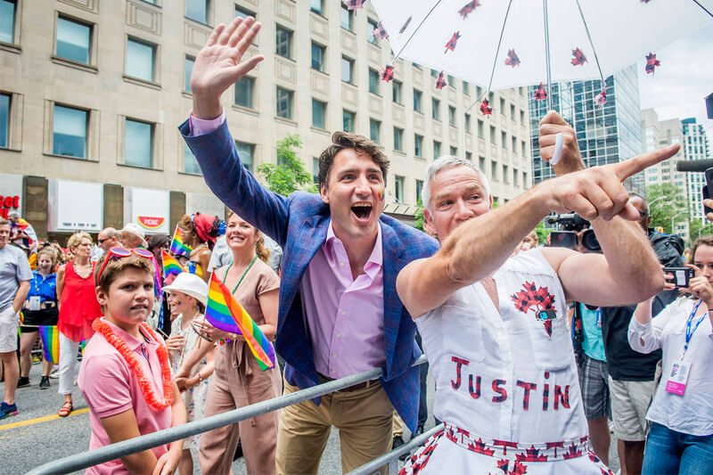 Justin Trudeau al Pride di Toronto con moglie, figli e faccia arcobaleno: la gallery - trudeau 2 - Gay.it
