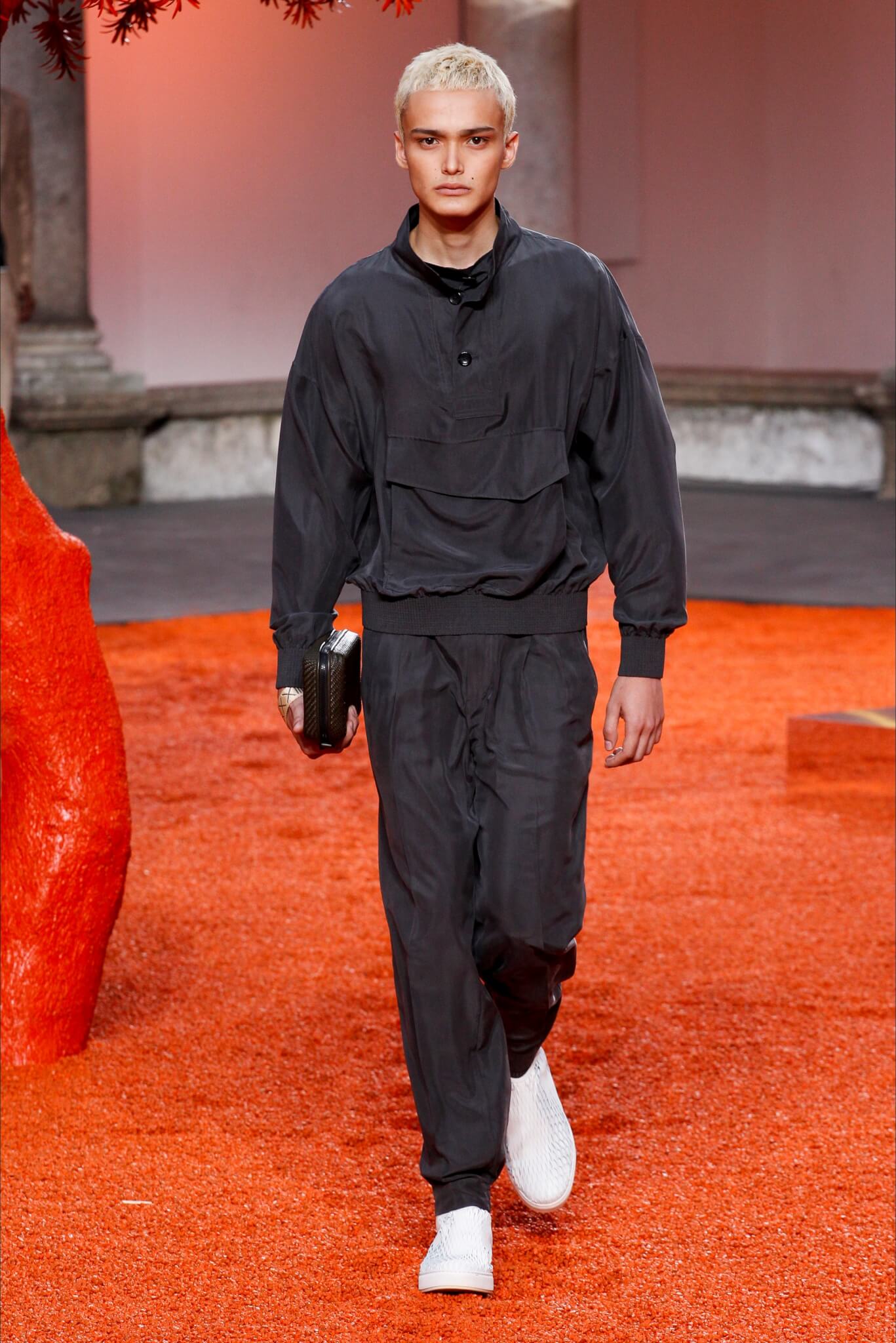 Milano Moda Uomo: le tendenze per l'estate 2018 - zegna 1 - Gay.it