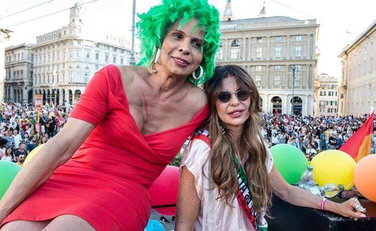 Alba Parietti: "Oggi lotto per le trans, le più discriminate dalla società" - 19755978 10213832845479972 1530178628 n - Gay.it