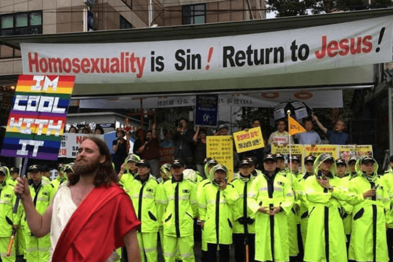 Seul Pride, l’apparizione di “Gesù” blasta gli omofobi