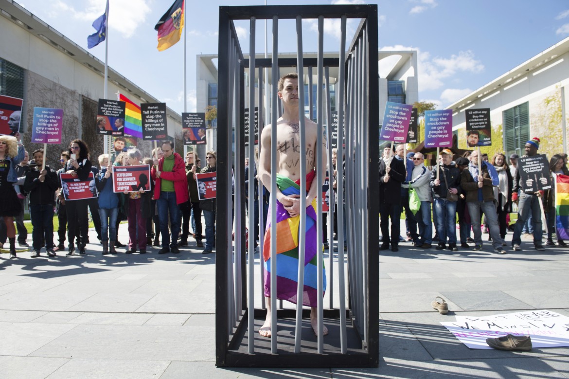 Cecenia, il leader Kadyrov: "I gay non sono persone" - cecenia gay ap 17120582782901 - Gay.it