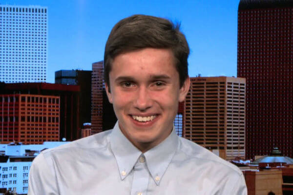 Lo splendido coming out di un liceale alla cerimonia di diploma - evan young 1 - Gay.it
