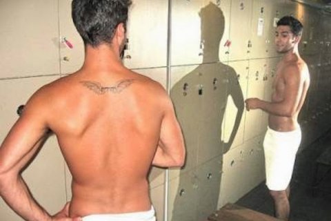Brasile: calciatori licenziati dopo un video gay a luci rosse - gym2 - Gay.it