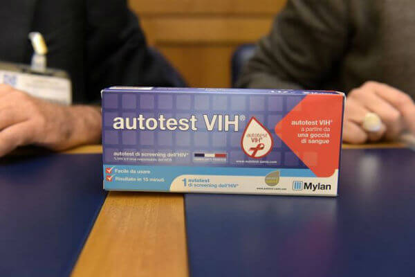 HIV, in Italia 130mila sieropositivi: il 15% non lo sa. Ma c'è l'auto-test in farmacia - hiv aids 5 - Gay.it
