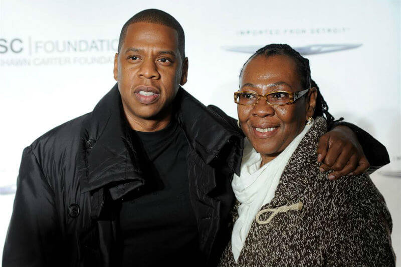 Jay-Z e la canzone del nuovo album per la madre lesbica: "Smile" - jay z 4 1 - Gay.it