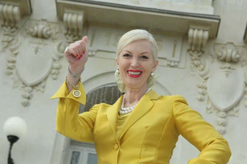 Estate 2017: i consigli della Marchesa d’Aragona per essere chic anche sotto l’ombrellone