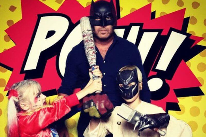 Liev Schreiber appoggia il figlio vestito da Harley Quinn: un costume grandioso
